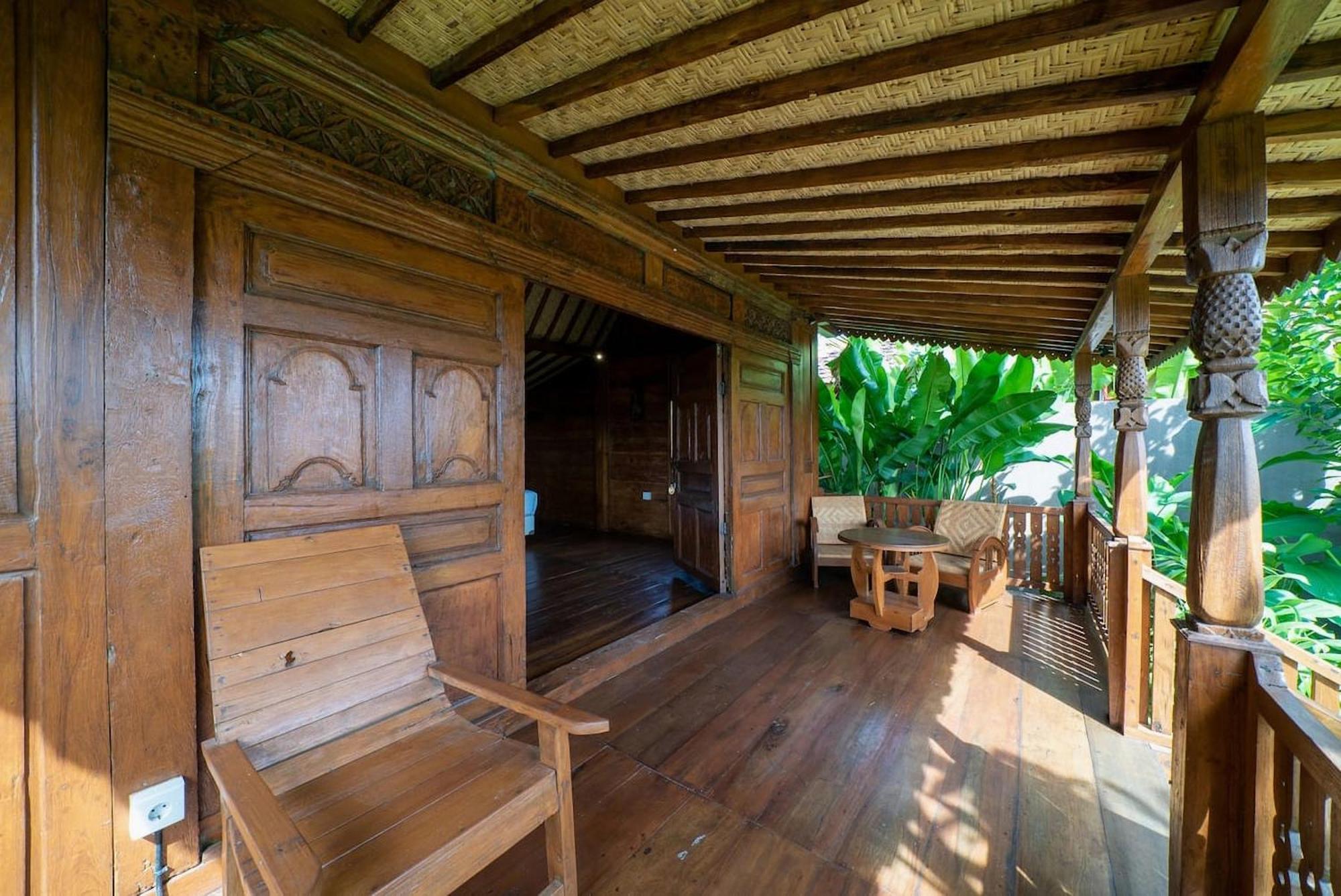 Lima Beach Inn Munggu Экстерьер фото