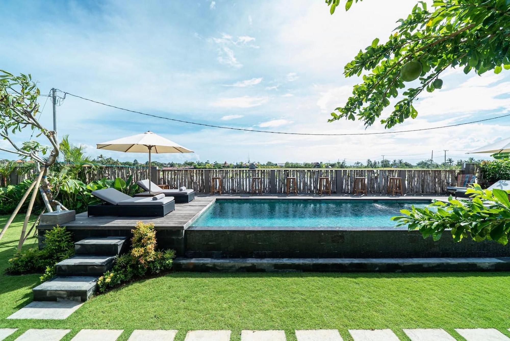 Lima Beach Inn Munggu Экстерьер фото