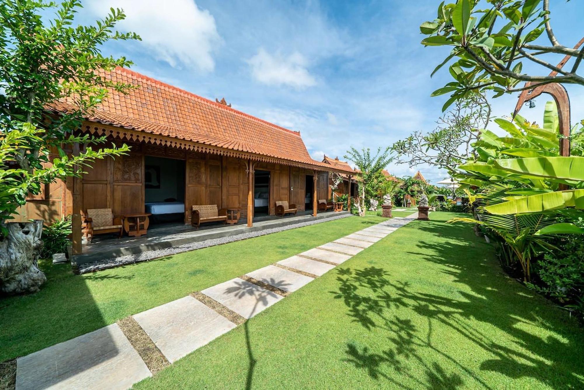 Lima Beach Inn Munggu Экстерьер фото