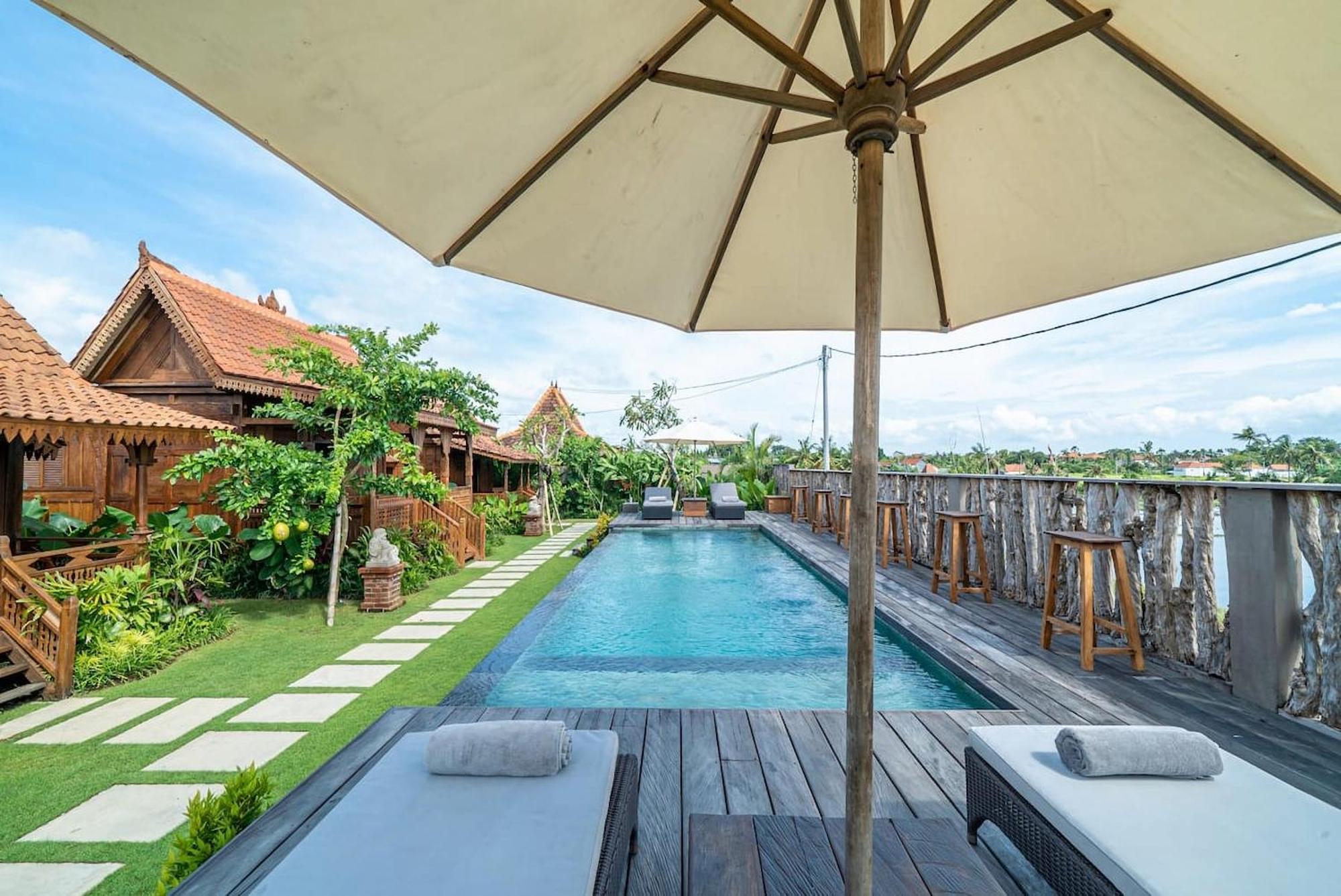 Lima Beach Inn Munggu Экстерьер фото